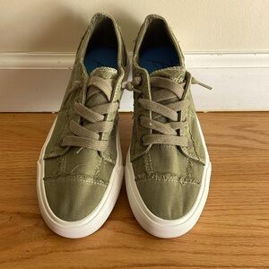 NEVER WORN, new without box. Size 7.5 olive green Blowfish sneaker